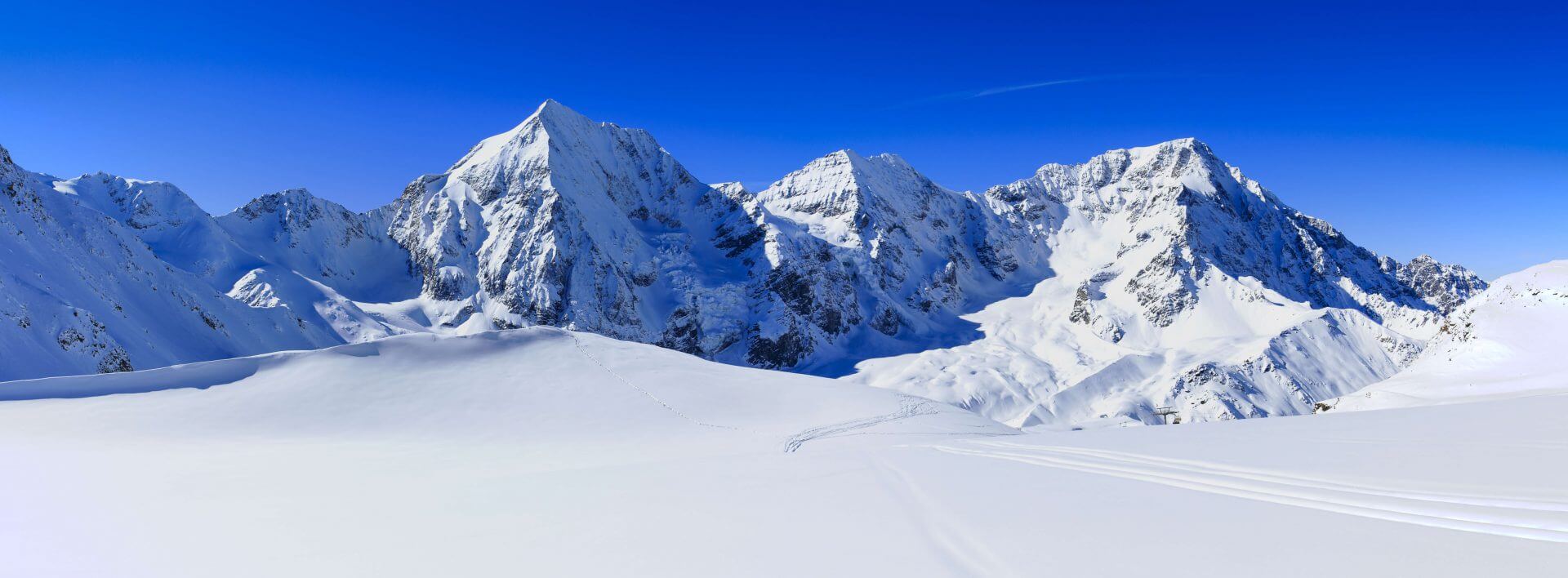 Narty w Alpach – jak przygotować się do zimowego wyjazdu?