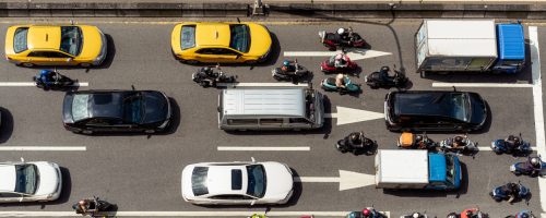 Ubezpieczenie OC samochodu a motocykla – podobieństwa i różnice