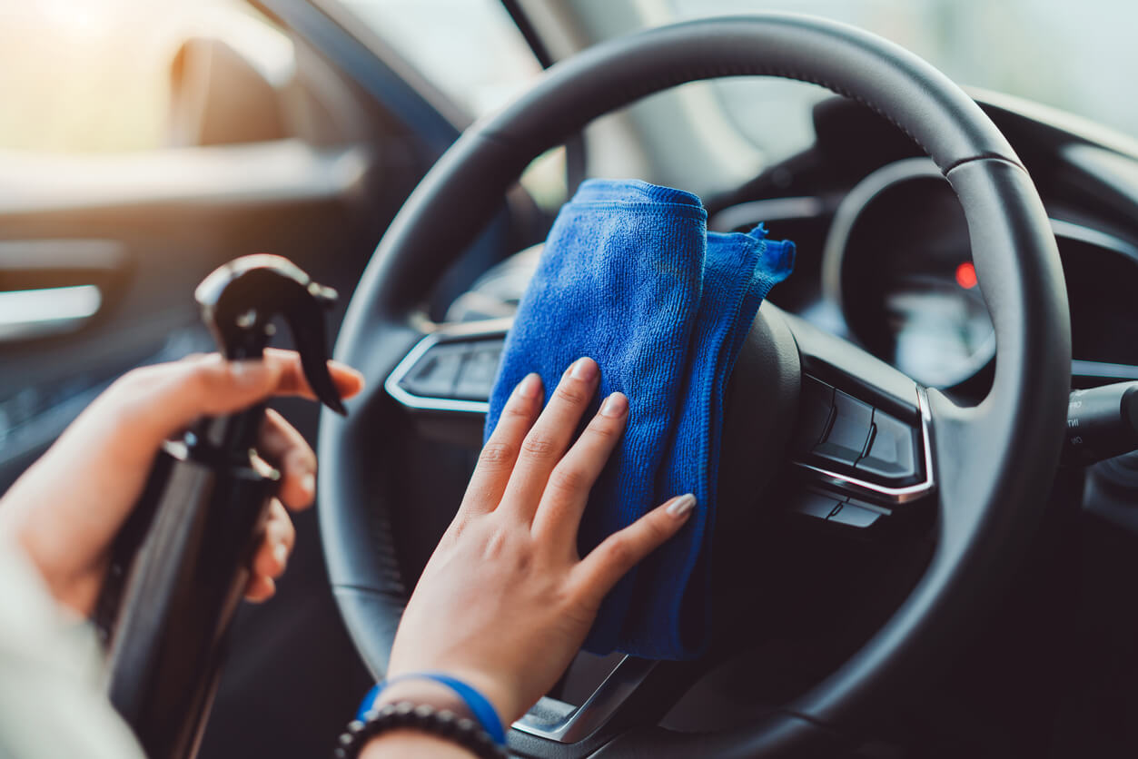 Jak dbać o czystość samochodu? Miniporadnik