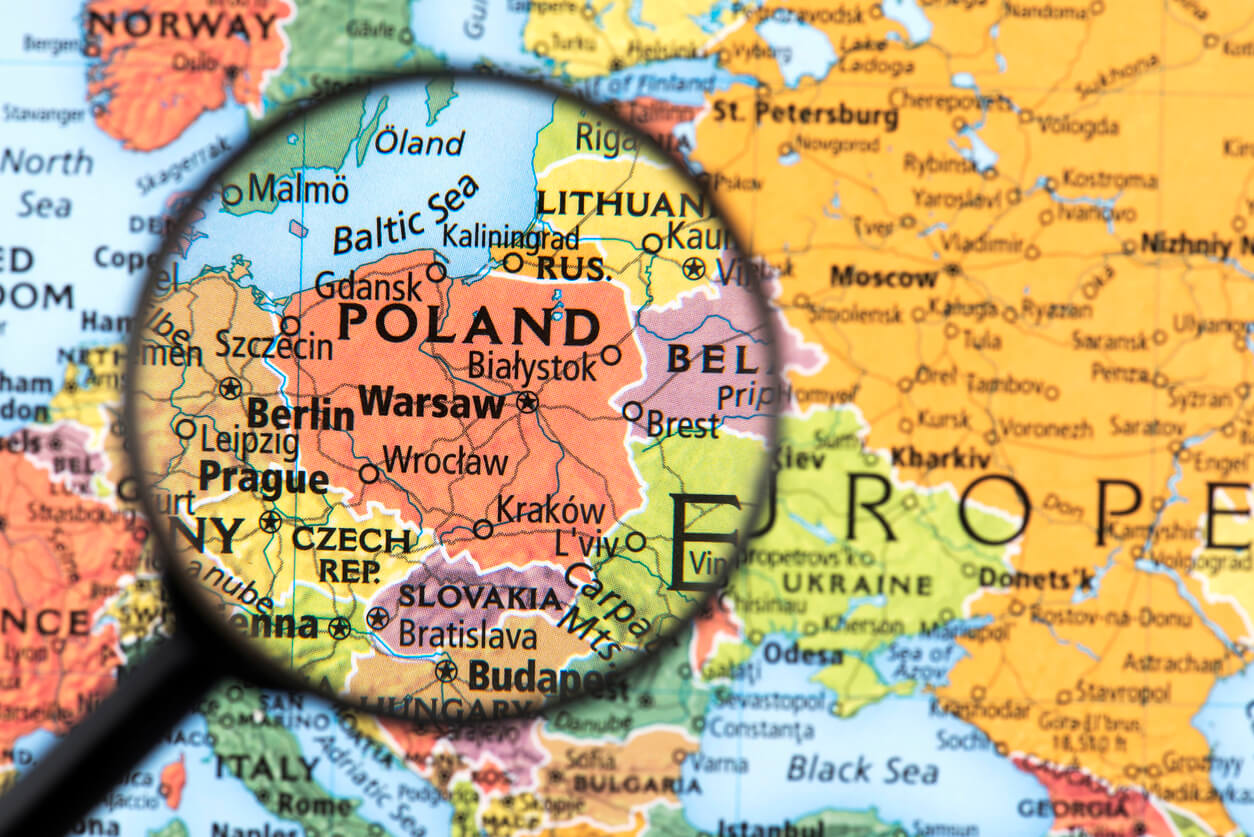 Gdzie w Polsce dochodzi do największej liczby wypadków? Raport KioskPolis