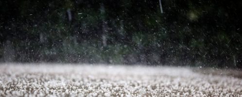 Wgniecenia po gradobiciu – kiedy możesz ubiegać się o środki na naprawę?