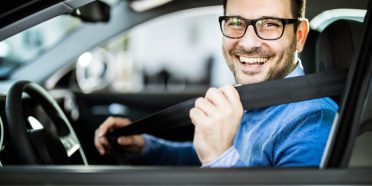 Jazda bez zapiętych pasów – jaka kara za nią grozi?