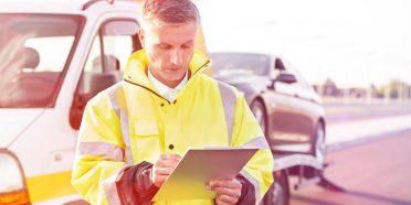 Holowanie samochodu za granicą – sprawdź, co musisz o nim wiedzieć!