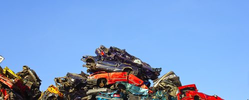 Wraki porzucone na parkingu – jak się ich pozbyć?