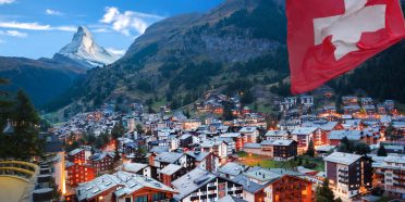 Czy warto ściągać auta ze Szwajcarii i z jakimi opłatami to się wiąże?