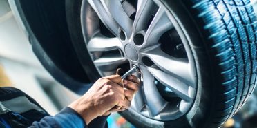 Ubezpieczenie opon – co to za polisa?