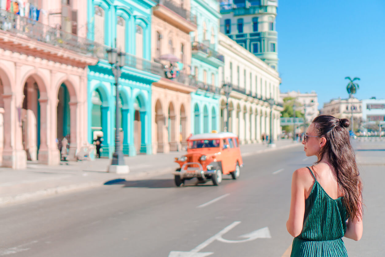 Co powinno zawierać ubezpieczenie na Kubę?