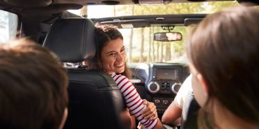 Obowiązkowe wyposażenie samochodu – co wchodzi w jego skład?