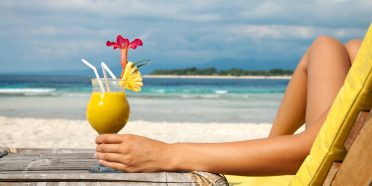 Klauzula alkoholowa w ubezpieczeniach turystycznych