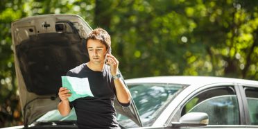 tańsze oc z mniejszym silnikiem