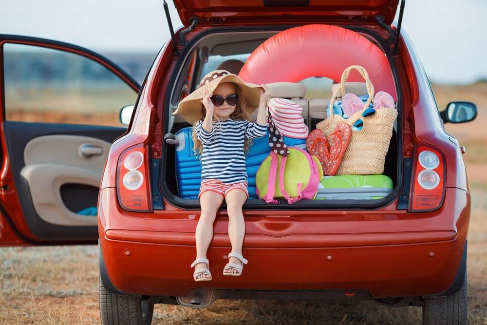 Dodatkowe ubezpieczenie samochodu na wyjazd za granicę jest korzystne, gdy podróżuje się z dziećmi